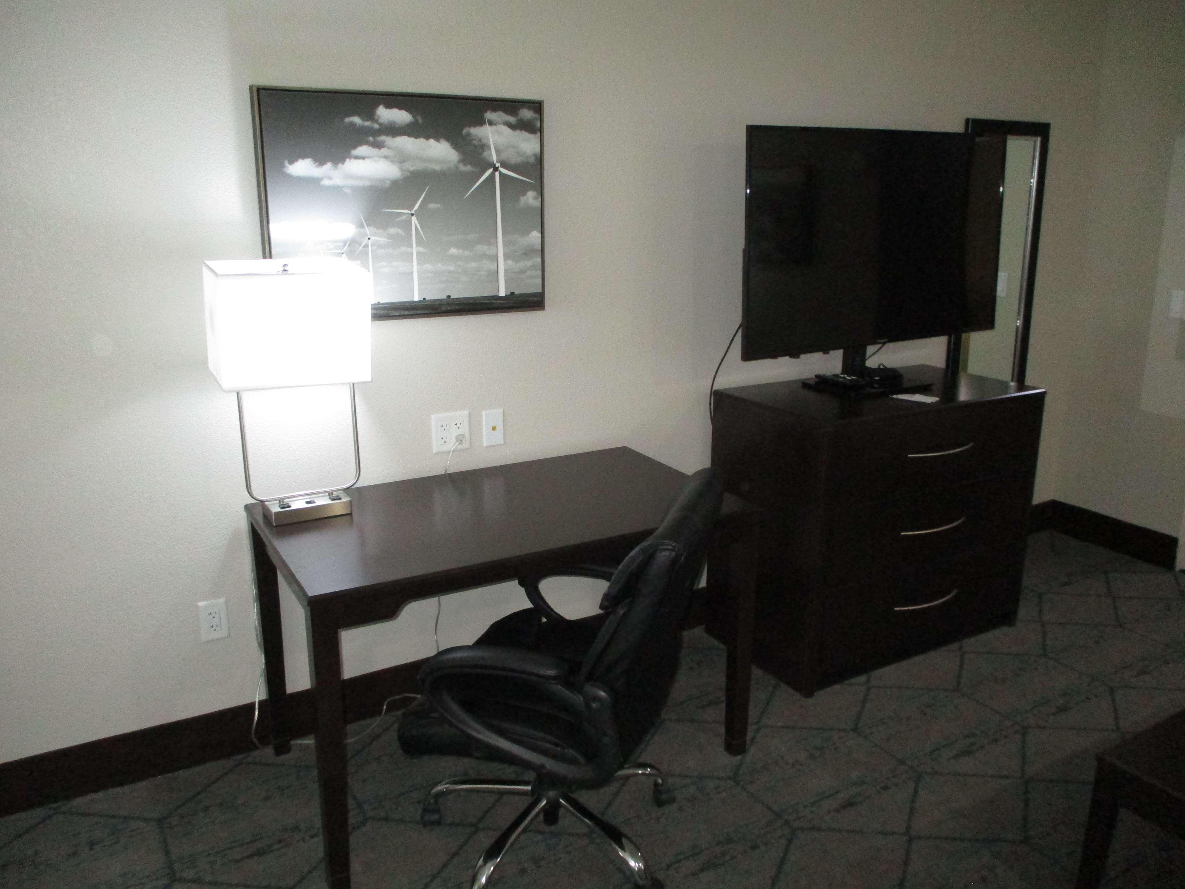 Best Western Plus Mcpherson Εξωτερικό φωτογραφία