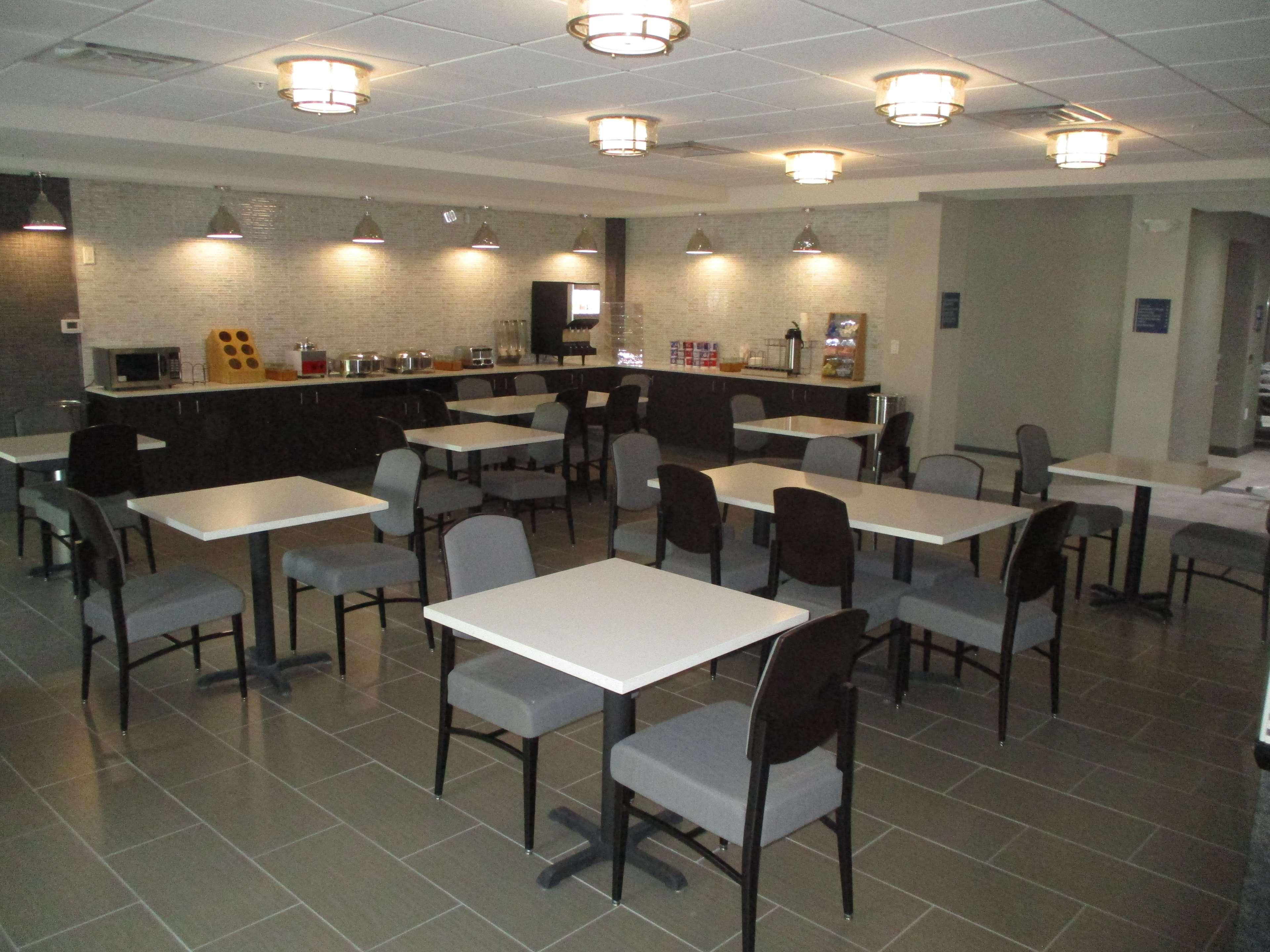 Best Western Plus Mcpherson Εξωτερικό φωτογραφία